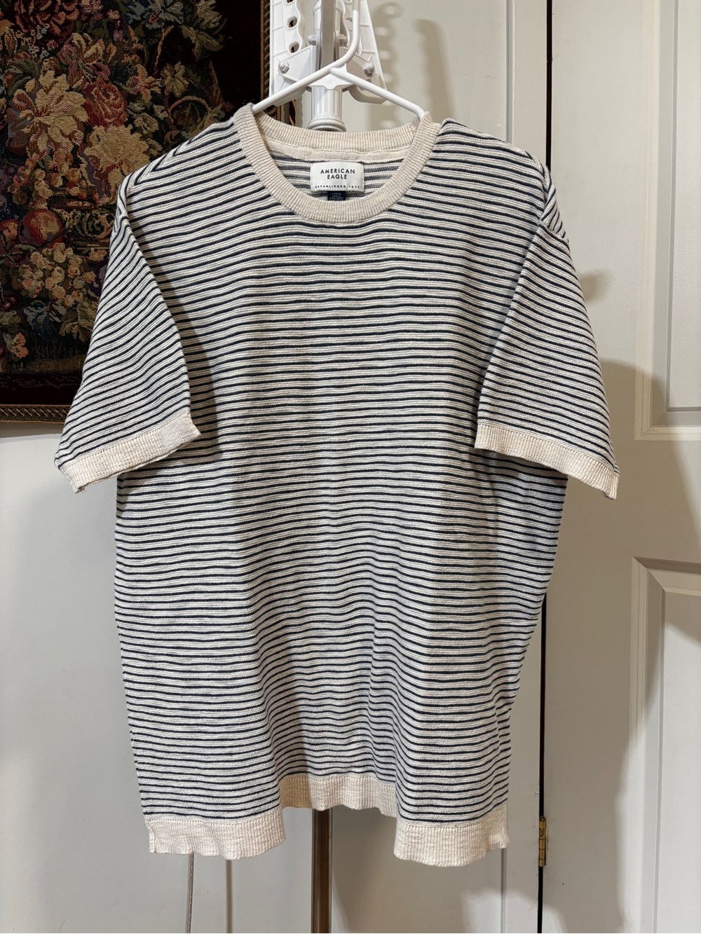 American Eagle Men’s L Cream Navy Striped Short Sleeve Sweater Tee
